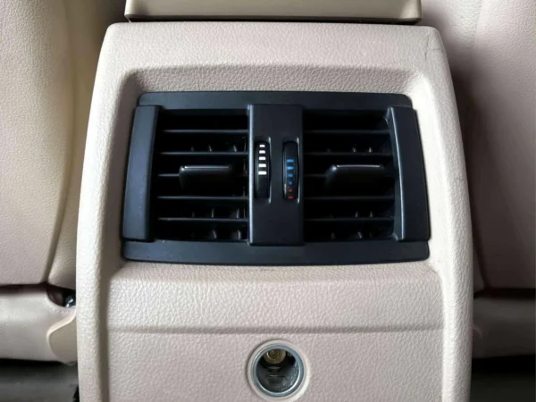 BMW 320D 2.0 LUXURY-11