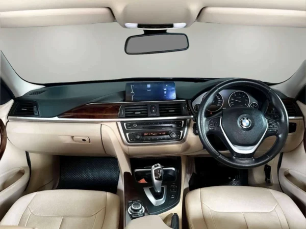 BMW 320D 2.0 LUXURY-5