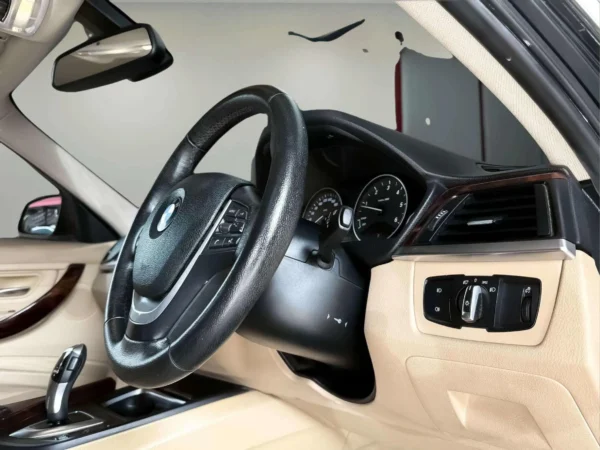 BMW 320D 2.0 LUXURY-7