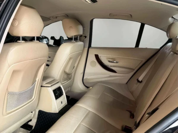 BMW 320D 2.0 LUXURY-9