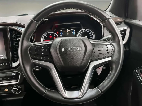 ISUZU D-MAX 3.0 M VCROSS 4WD