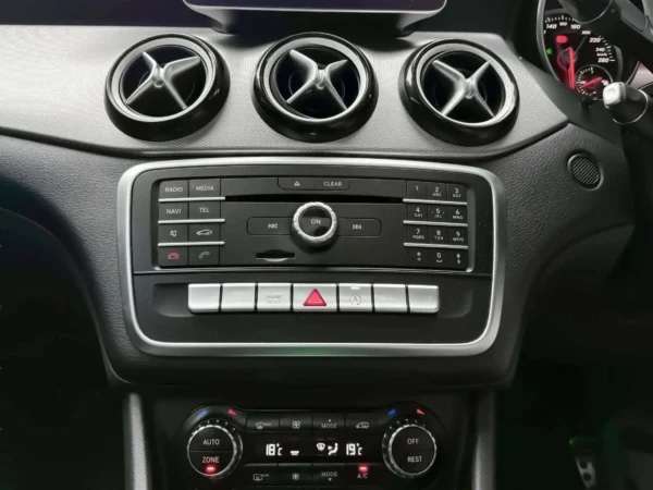 MERCEDES-BENZ CLA250 AMG 2.0 DYNAMIC-17