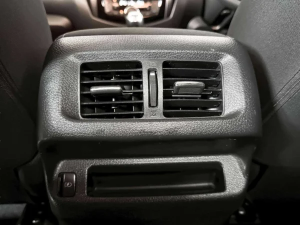 NISSAN NAVARA 2.3 E BLACK EDITION CALIBRE-17