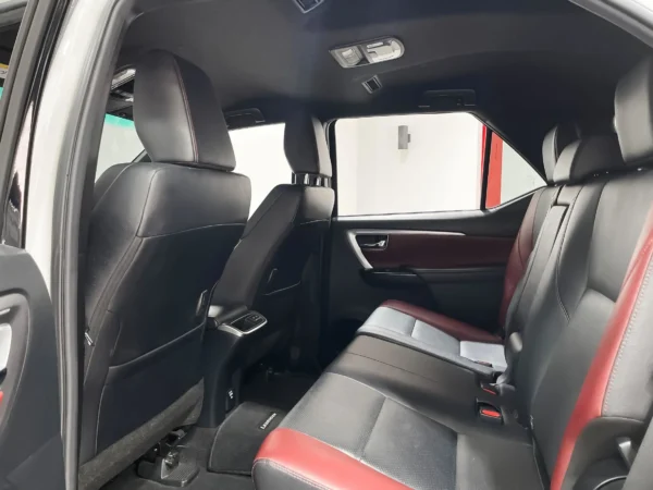 TOYOTA FORTUNER 2.4 LEGENDER-16