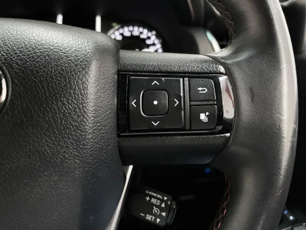 TOYOTA FORTUNER 2.4 LEGENDER-9